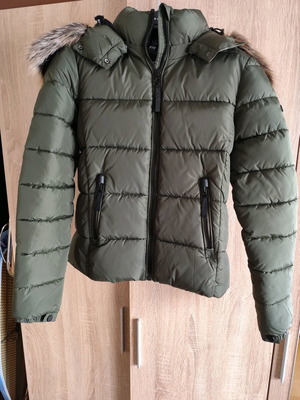 Superdry γυναικείο puffer μπουφάν με το καρτελάκι του