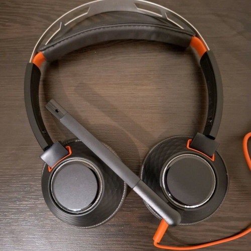 Poly Blackwire 5200 headphones like new with microphone and 3.5mm Jack/USB-C