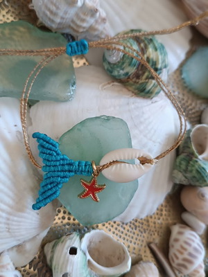 Macrame bracelet with natural shell and mermaid tail, turquoise