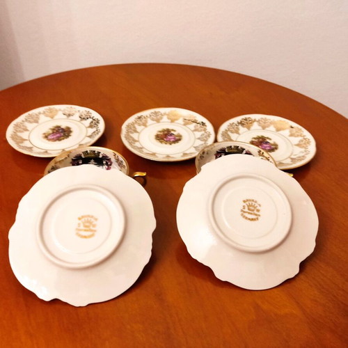 Vintage collectible cups with saucers like new, gift 3 saucers
