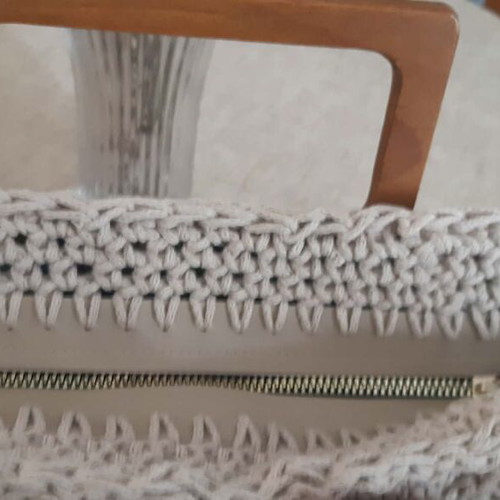 Paris Chic Handbag New, Beige Knitted with Wooden Handle