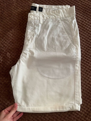 Λευκή αντρική βερμούδα Pull&Bear μέγεθος 42 σαν καινούργια