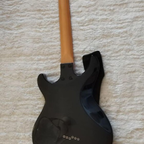 Cort Z22 electric guitar like new with case and strap