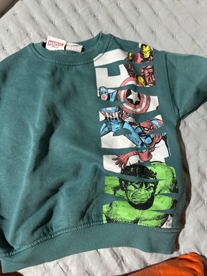 Zara Marvel sweatshirt for boys 98-104, like new, green
