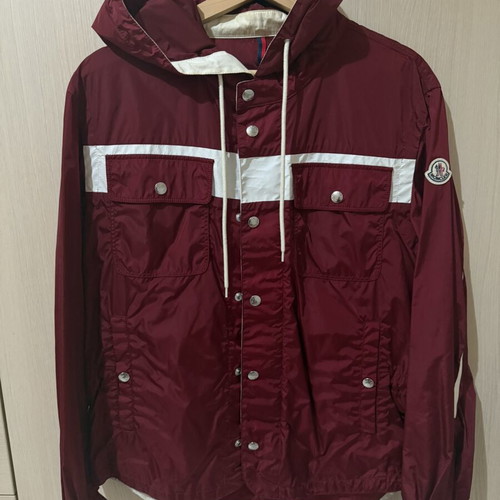 Moncler Jacket like new, size M, red