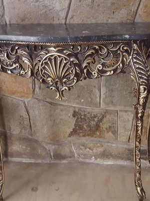 Κλασική κονσόλα εισόδου μεταχειρισμένη με μάρμαρο