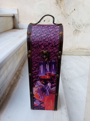 Decorative wooden wine box