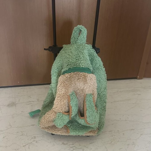 Children's dinosaur bag with wheels like new