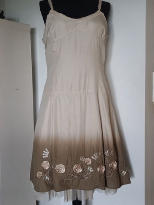 Polen Poe dress XL like new, beige-brown ombré with floral details