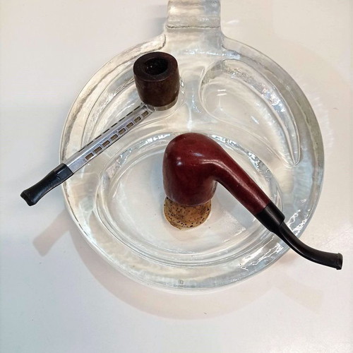 Large ashtray for 2 tobacco pipes like new, glass and cork