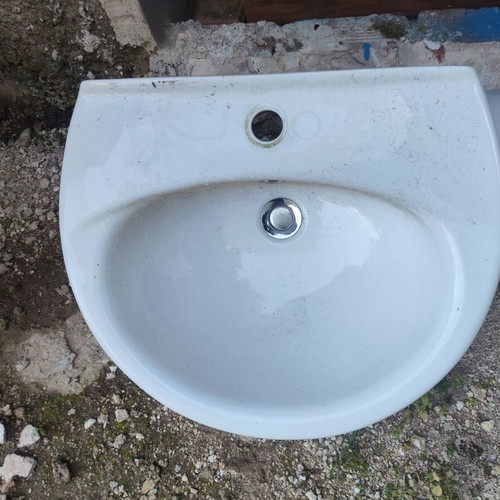 Bathroom sink with pedestal