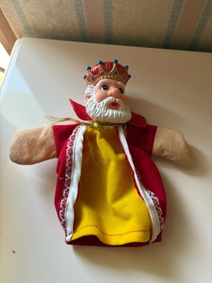 King puppet for puppet theater like new