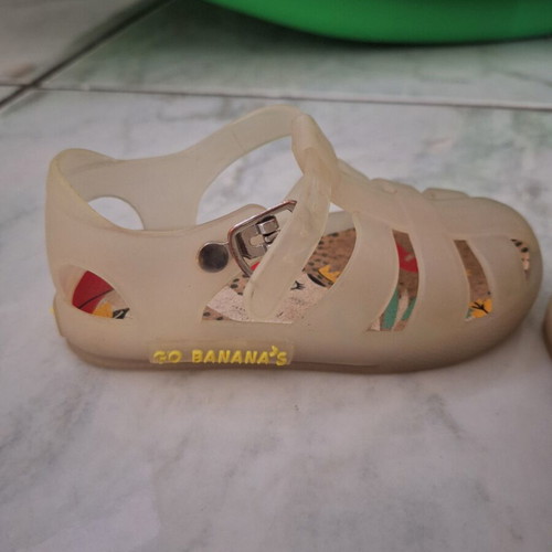 Jelly shoes Go Banana's size 23 beige with removable insole like new