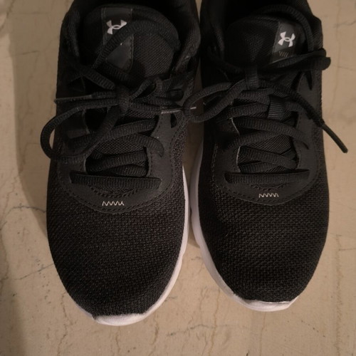 Under Armour athletic shoes size 39 used, black