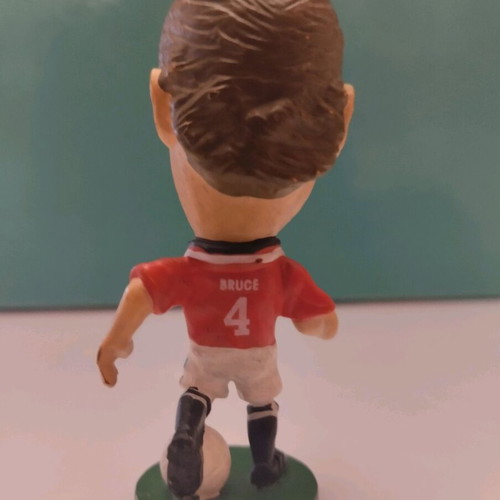 Steve Bruce Manchester United 1995 collectible figure used