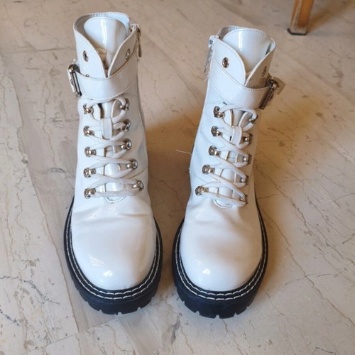 White ankle boots used, size 39, patent leather with zipper repair