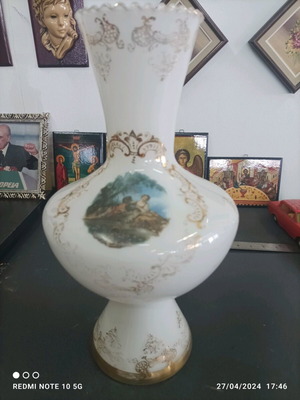 French opaline vase used with gold wear, height 38 cm