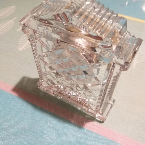 Crystal table clock used, analog display
