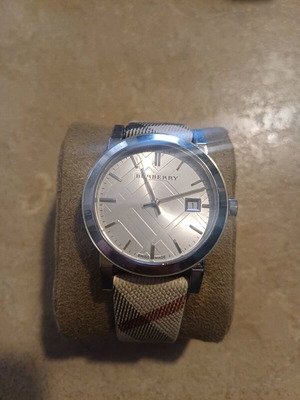 Ρολόι Burberry The City BU9113 σαν καινούργιο, γυναικείο, μαύρο και μπεζ