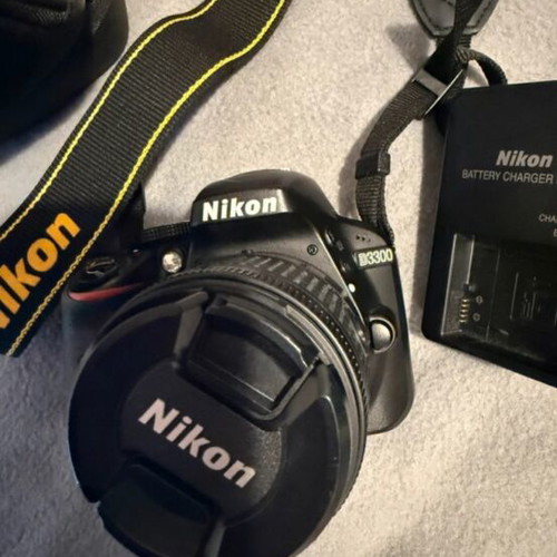 Nikon D3300 camera like new with box and case