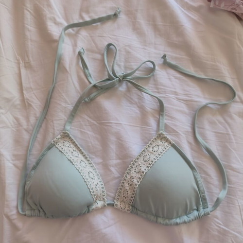 Primark women's bikini top size 40 like new, blue with white lace