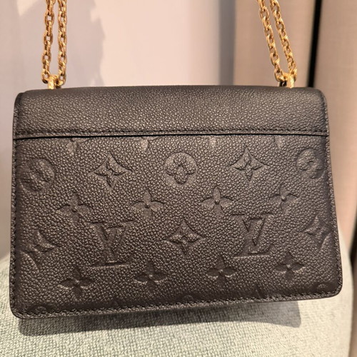 Rosy Wallet on Chain Louis Vuitton new, black and gold