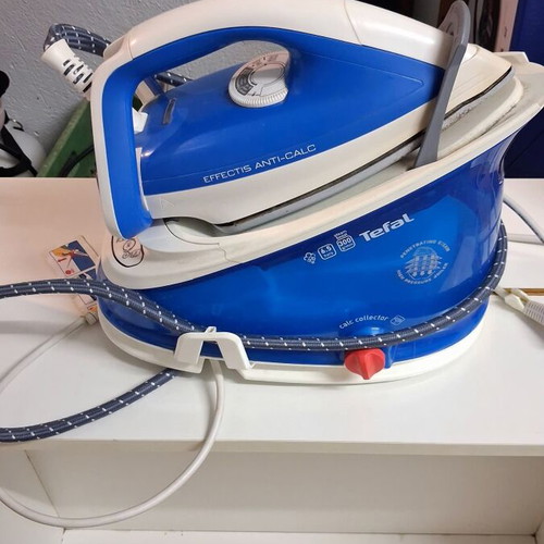 Tefal HV 6815 Effectis Anti Calc Steam Iron like new