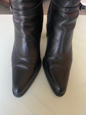 Leather boots used black and beige size 39