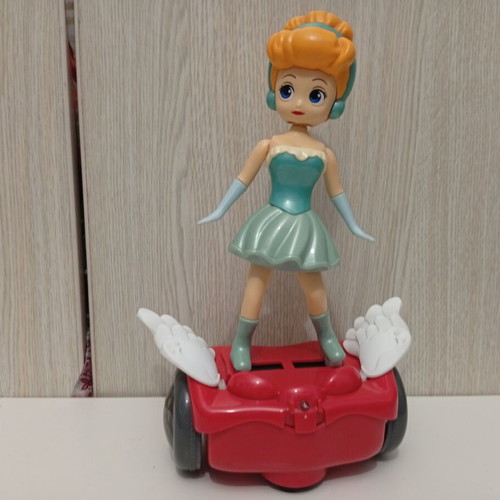 Electric Dancing Girl Ice Princess Balancing Skateboard Cinderella figure used