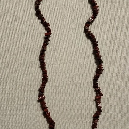 Necklace with semi-precious stones like new, unworn