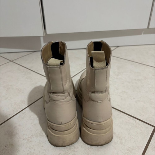 Leather beige ankle boots used, size 37, suitable for snow