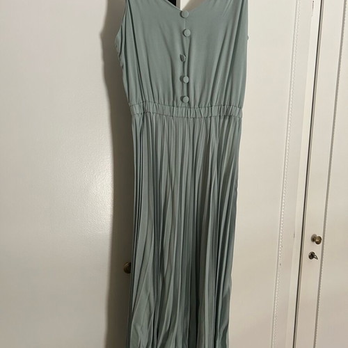 Pleated pistachio dress s-m like new