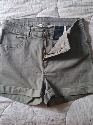 H&M Kids Shorts Green Like New For Girl 10-12 Years