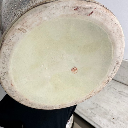 Old porcelain Chinese vase used, dimensions 46x25 cm