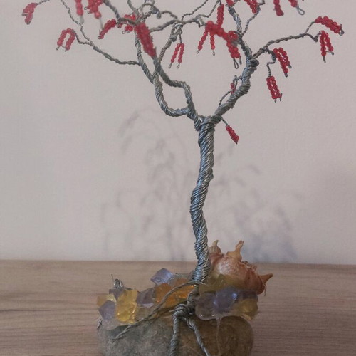 Decorative tree made of wire and beads new