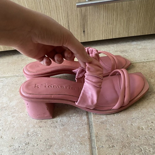 Tamaris Pink Leather Heeled Sandals Size 37 Like New
