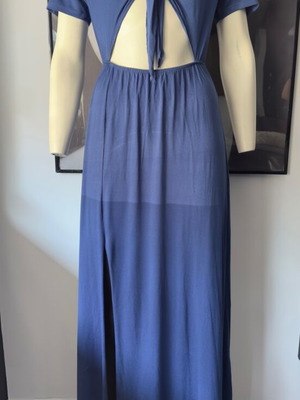 Blue maxi dress with cut-out and knot S/M like new