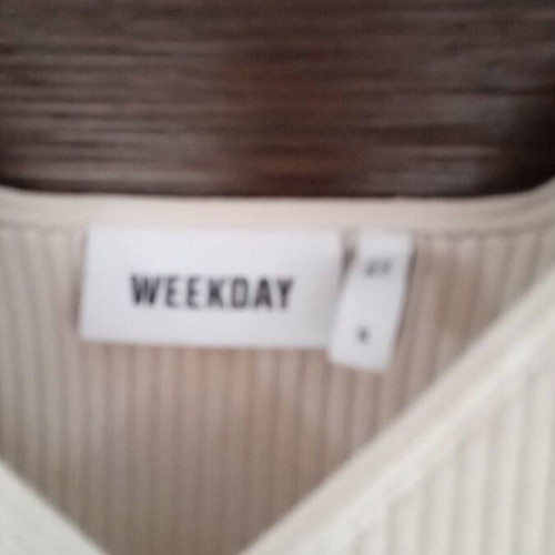Weekday women's crop top like new, beige, size S