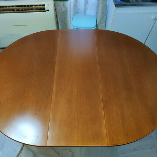 Extendable solid wood round dining table with 4 chairs set
