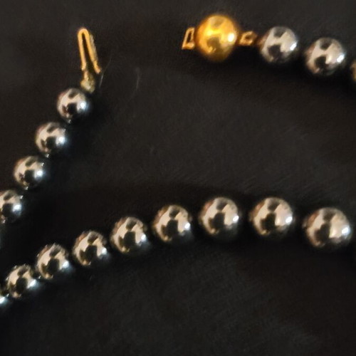Hematite necklace with 14k gold clasp, 68.5cm