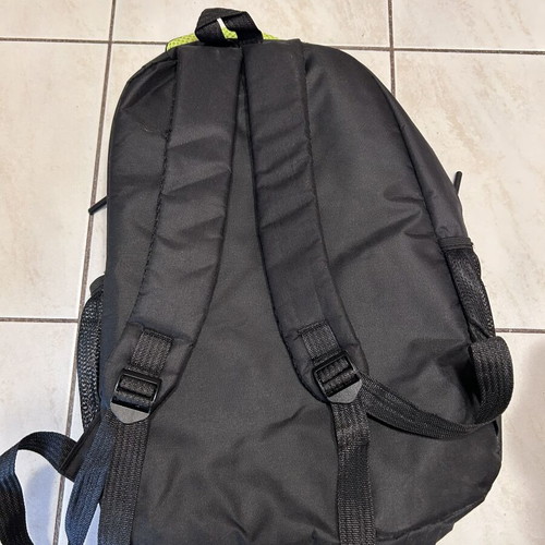Backpack almost unused, black and green
