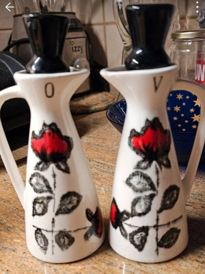 Oil and vinegar set like new, tabletop