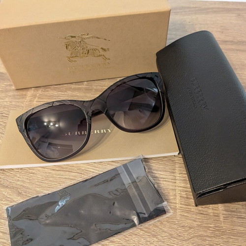 Burberry Sunglasses new, black