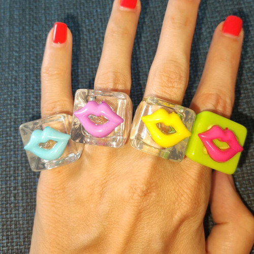 Square rings with lips design new