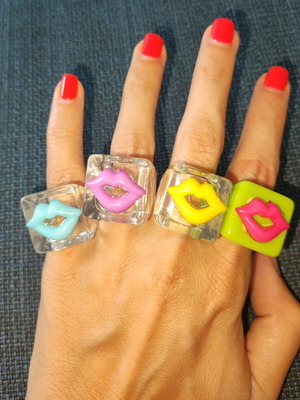 Square rings with lips design new