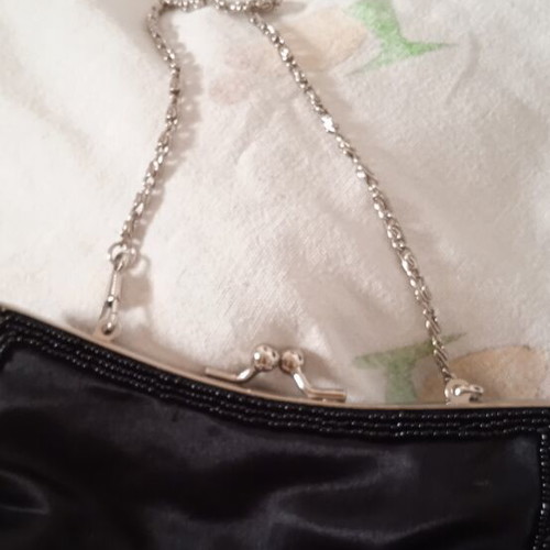 Kem Handbag like new with sequins and beads, detachable chain wallet