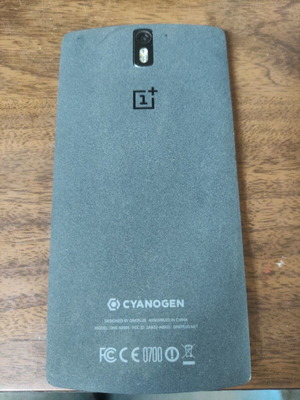 OnePlus One μεταχειρισμένο τηλέφωνο για ανταλλακτικά με σπασμένη οθόνη