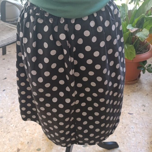 Skirt polka dot one size like new with elastic and two front pockets