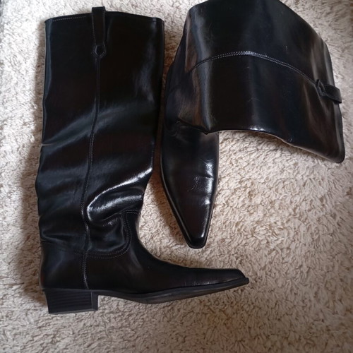 H&M black boots size 40 like new, knee-high with low heel