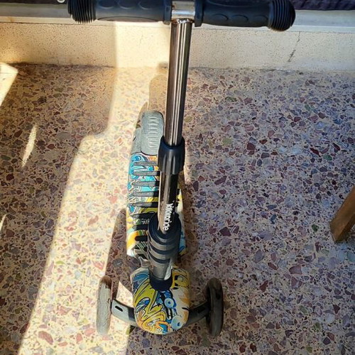 Kikkaboo Scooter 3 in 1 Ride & Skate tricycle with seat used